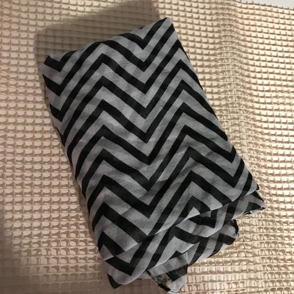 Sheer black and white scarf